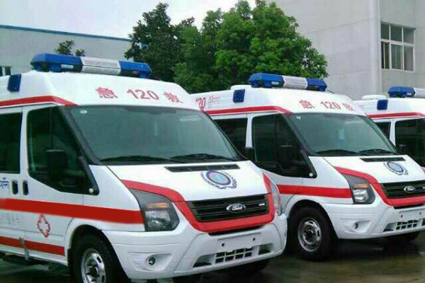 东兴市福特救护车